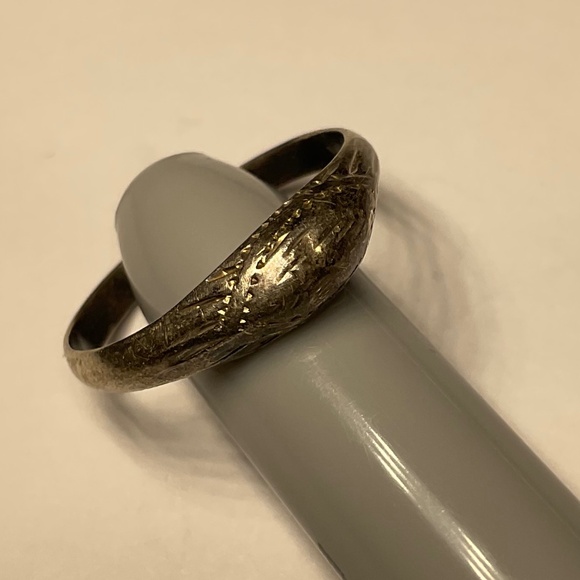 Sterling Silver Ring Size 8 Navajo Design 925 - Picture 2 of 7